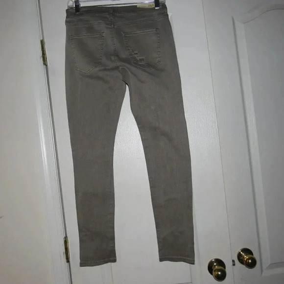 NWT ALTAR’D STATE Gray Skinny Distressed Jeans Size 25/1 - Picture 3 of 5